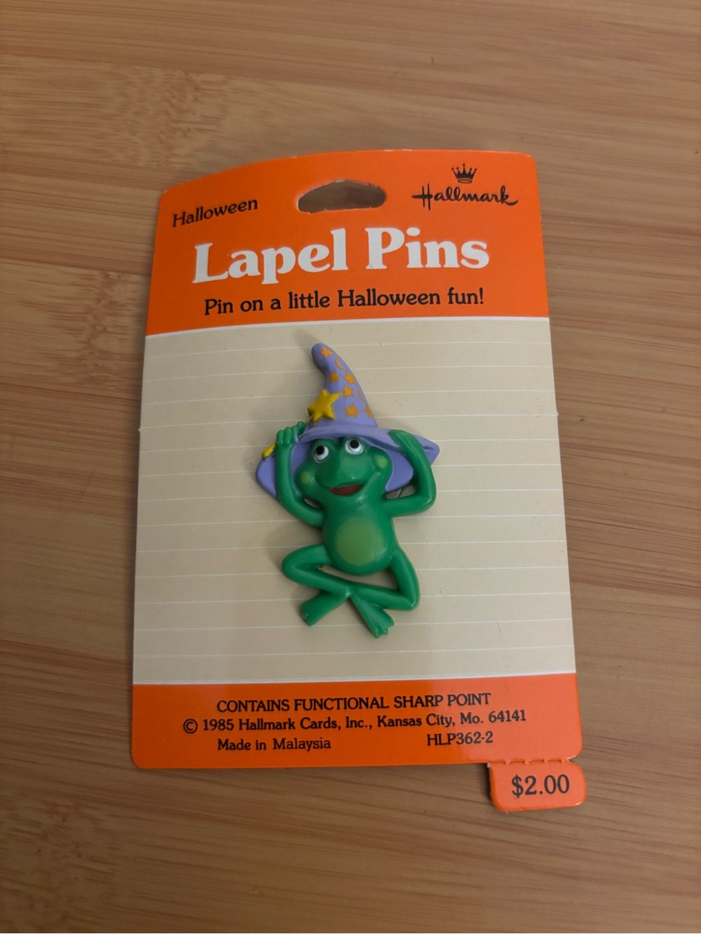 Hallmark Green Frog Brooch with Purple Star Hat VINTAGE 1985